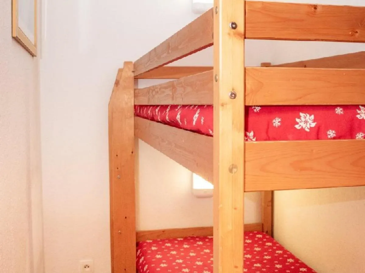 Appartement 4 Pieces Avec Balcon, Parking Et Local Ski A Puy-Saint-Vincent - Fr-1-504-30