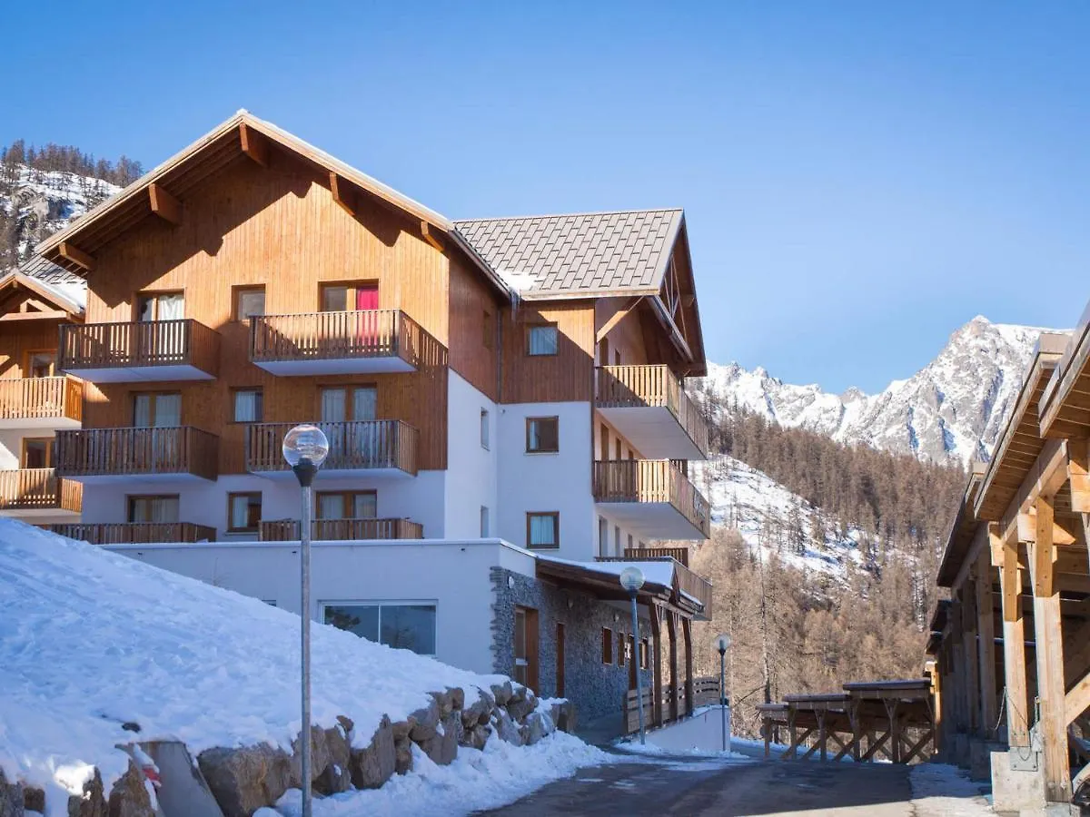 Appartement 4 Pieces Avec Balcon, Parking Et Local Ski A Puy-Saint-Vincent - Fr-1-504-30 Apartment
